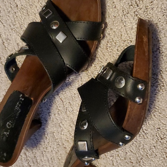 A GIANNETTI Studded Leather Sandals - Picture 3 of 13